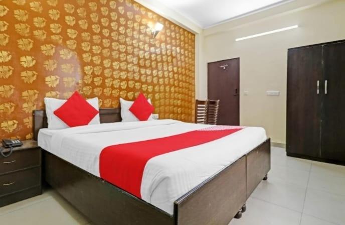 The Hotel Grace Place Inn New Delhi Exterior photo