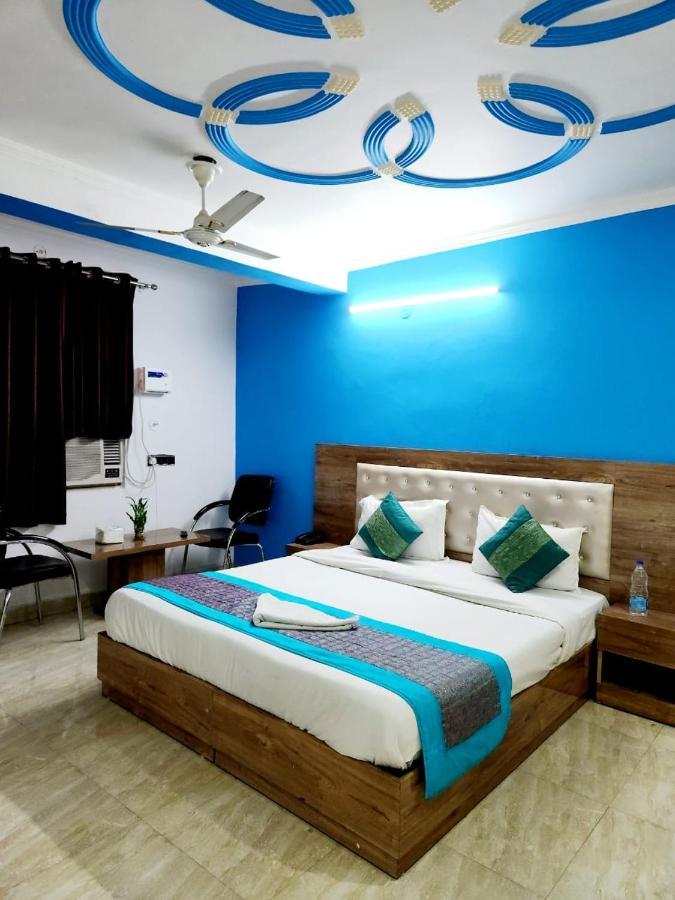The Hotel Grace Place Inn New Delhi Exterior photo
